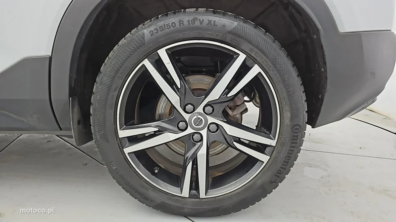 Volvo XC 40 24