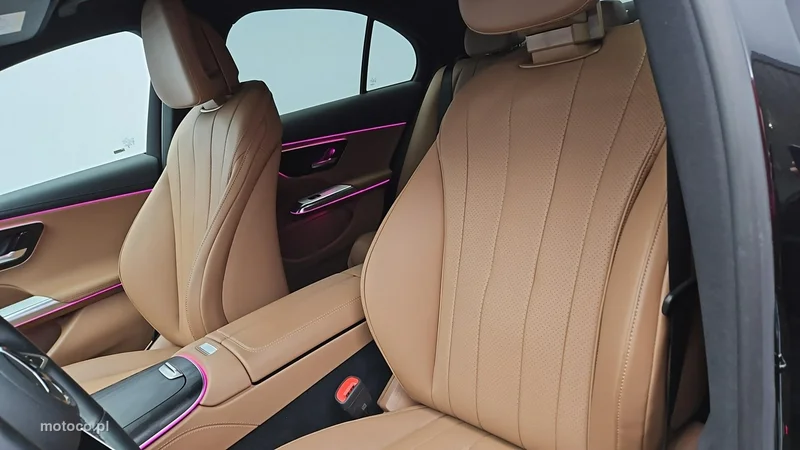 Mercedes-Benz Klasa E W214 E 300 11