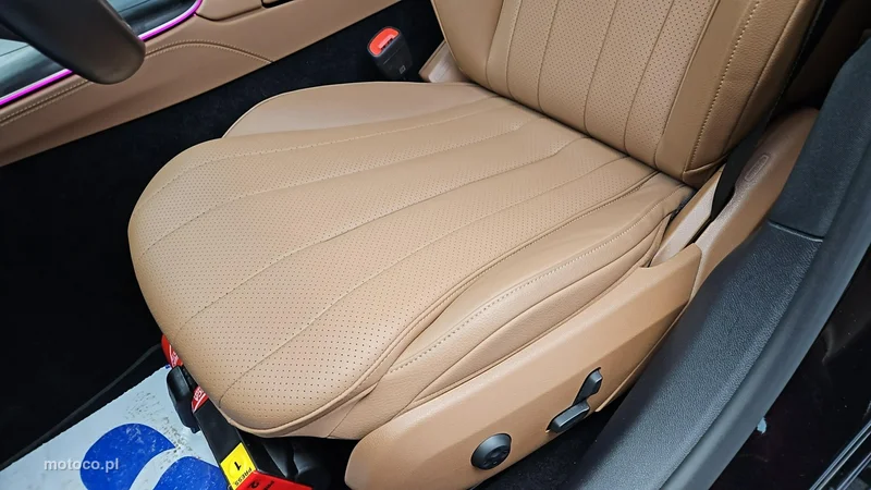 Mercedes-Benz Klasa E W214 E 300 12