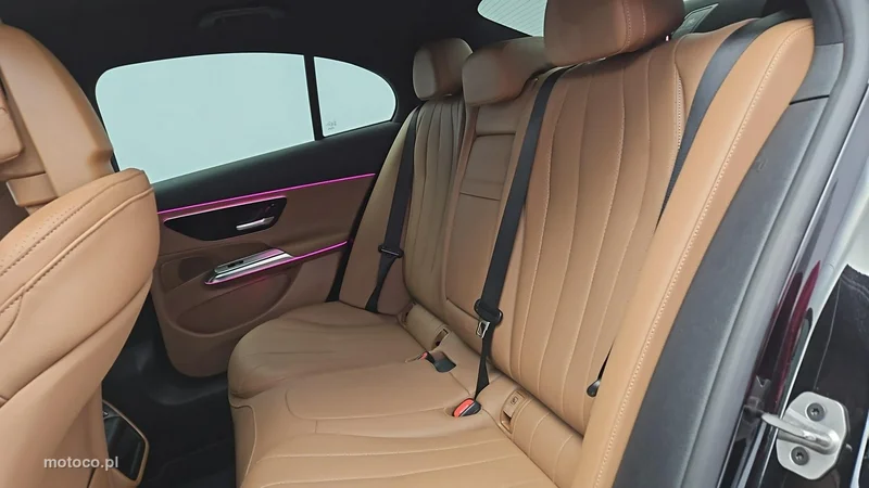 Mercedes-Benz Klasa E W214 E 300 21