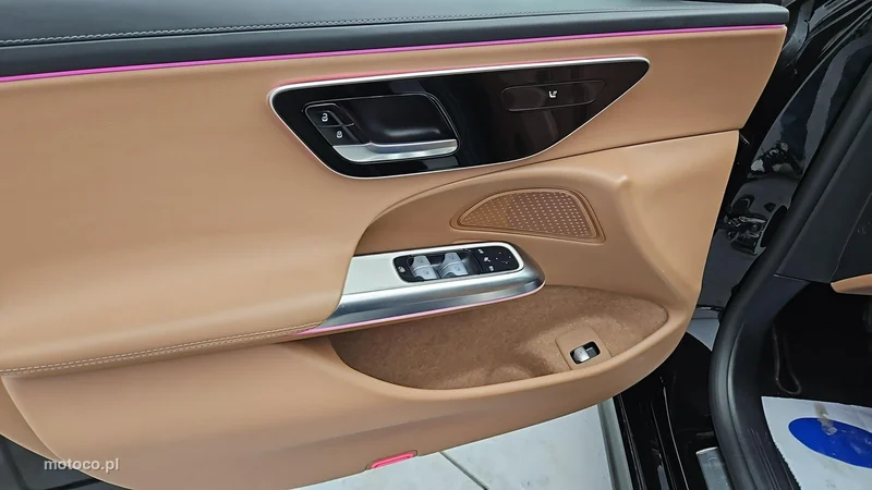 Mercedes-Benz Klasa E W214 E 300 10
