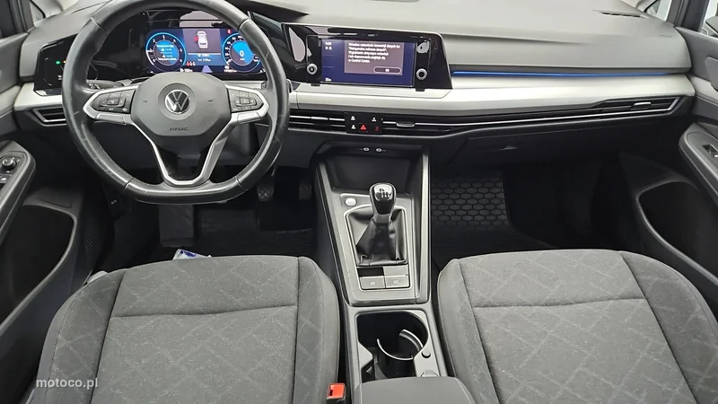 Volkswagen Golf VIII 13