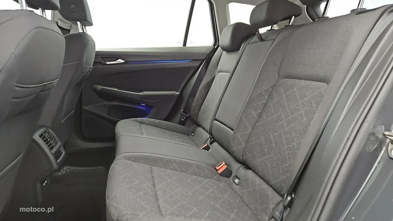 Volkswagen Golf VIII 21