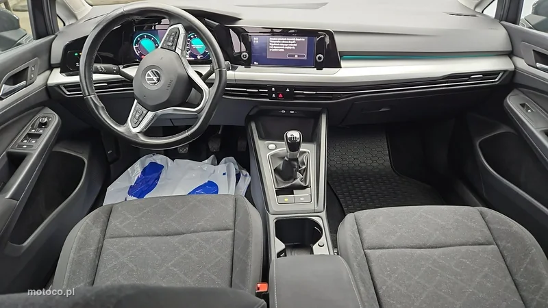 Volkswagen Golf VIII 13