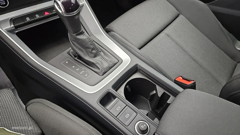 Audi Q3 F3 18
