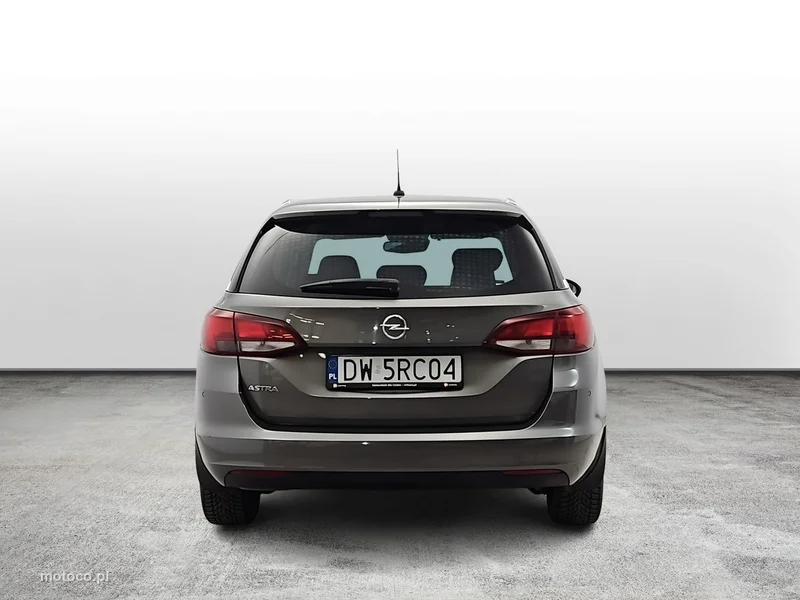 Opel Astra L 4