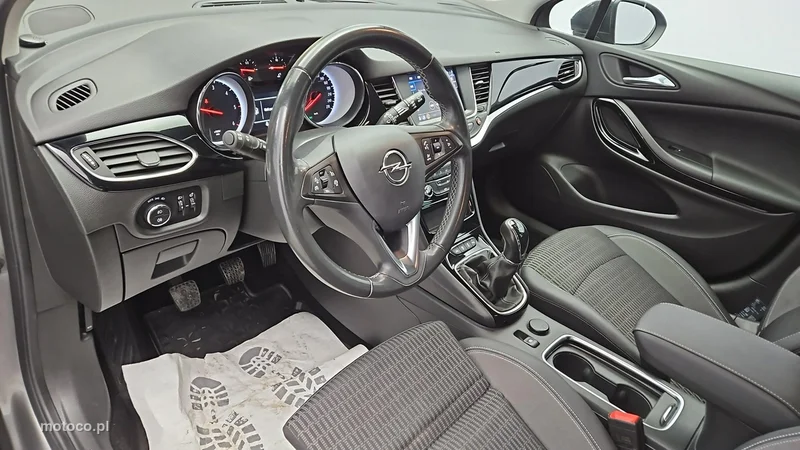 Opel Astra L 9
