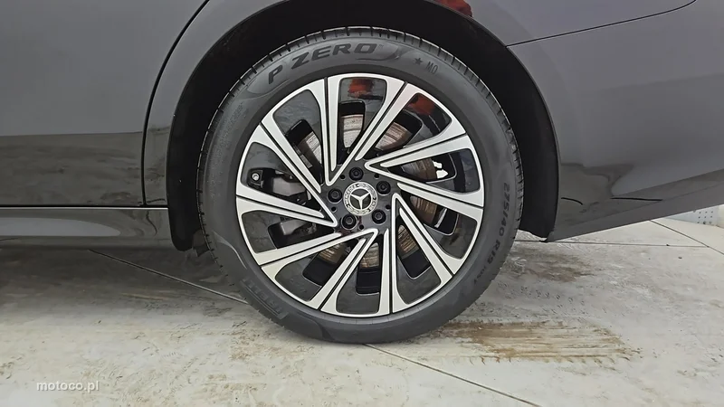 Mercedes-Benz Klasa E W214 E 300 23