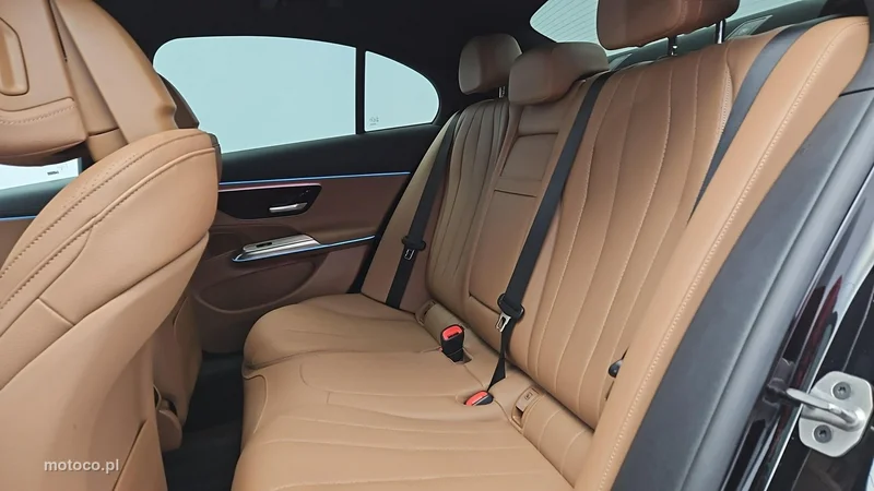 Mercedes-Benz Klasa E W214 E 300 22