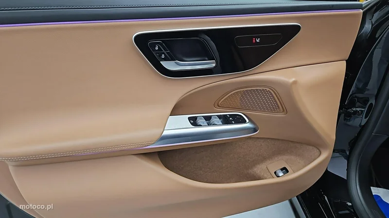 Mercedes-Benz Klasa E W214 E 300 10