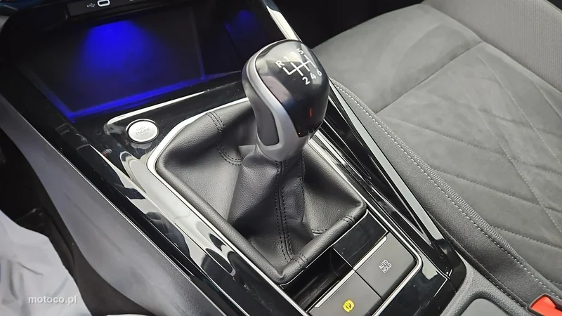 Volkswagen Golf VIII 18