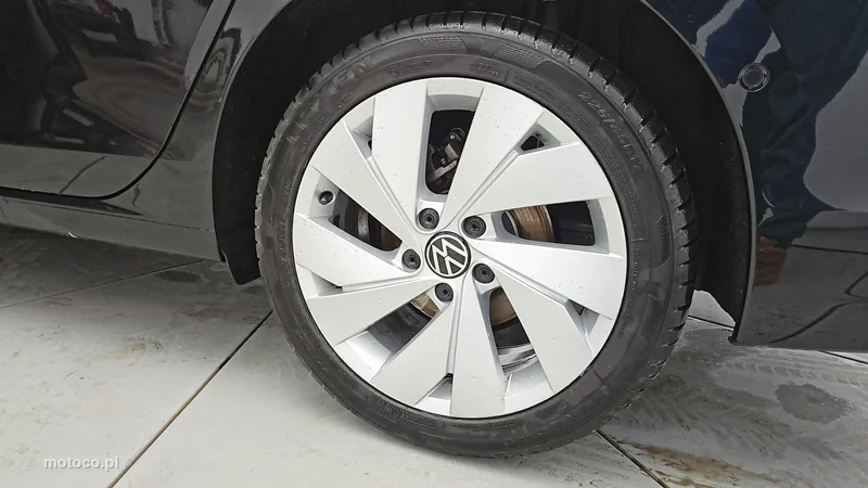 Volkswagen Golf VIII 25