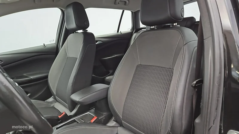 Opel Astra L 11