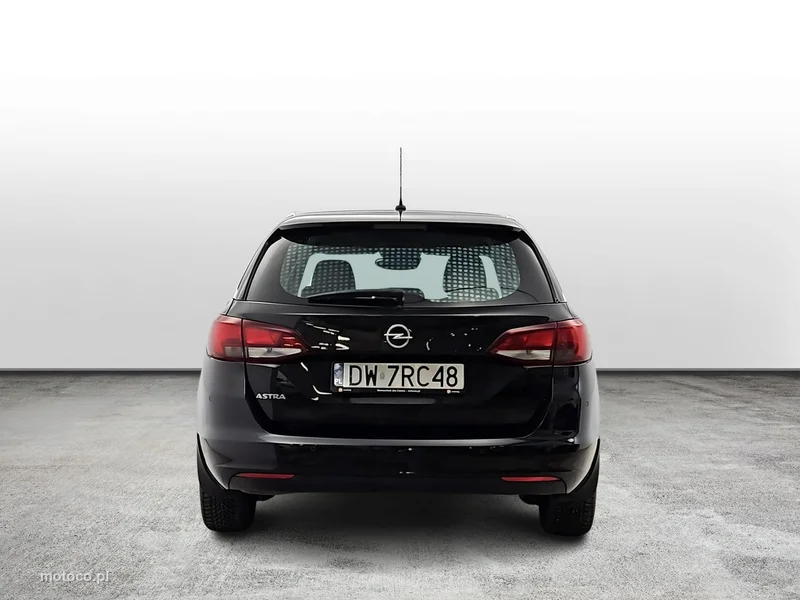 Opel Astra L 4