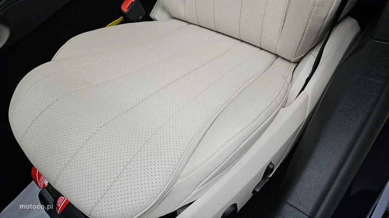 Mercedes-Benz Klasa E W214 E 300 12