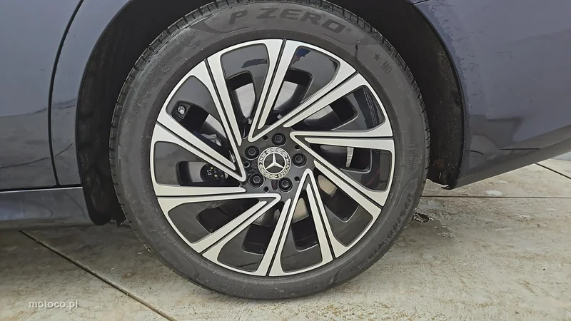 Mercedes-Benz Klasa E W214 E 300 24