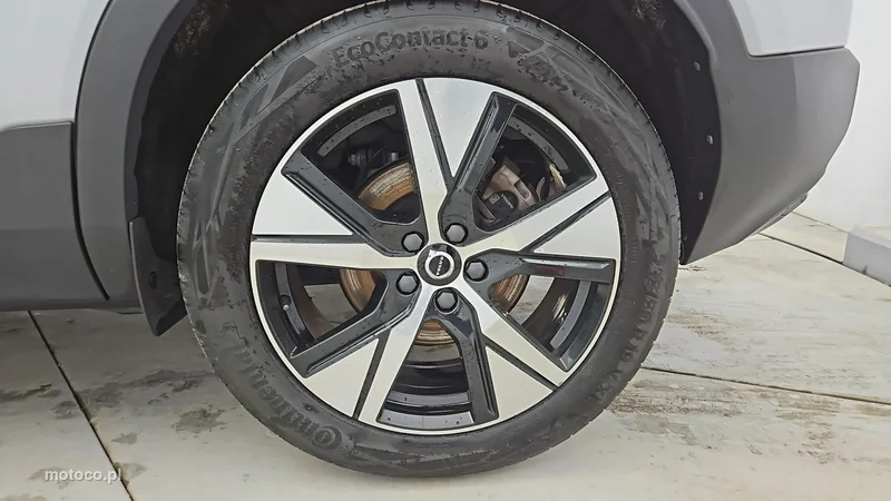 Volvo XC 40 24