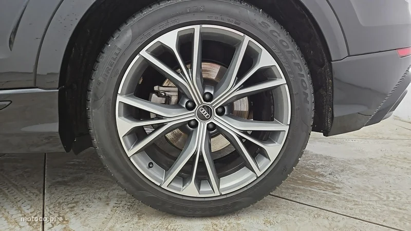Audi Q8 4M 26
