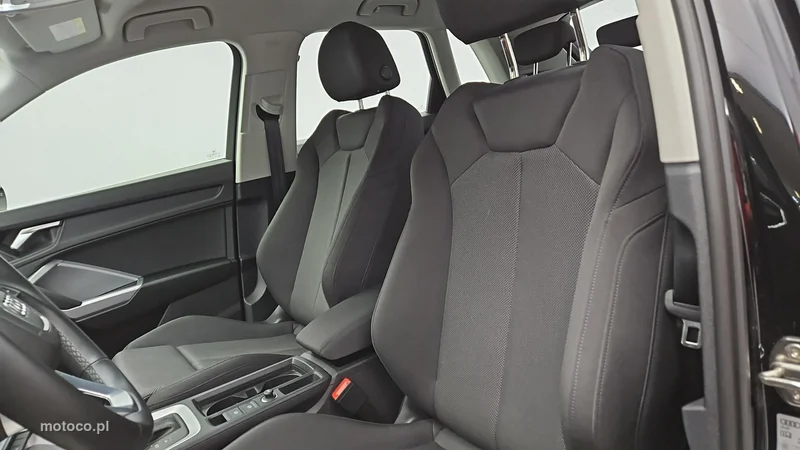 Audi Q3 F3 11