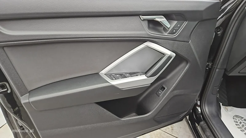 Audi Q3 F3 10