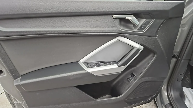 Audi Q3 F3 10