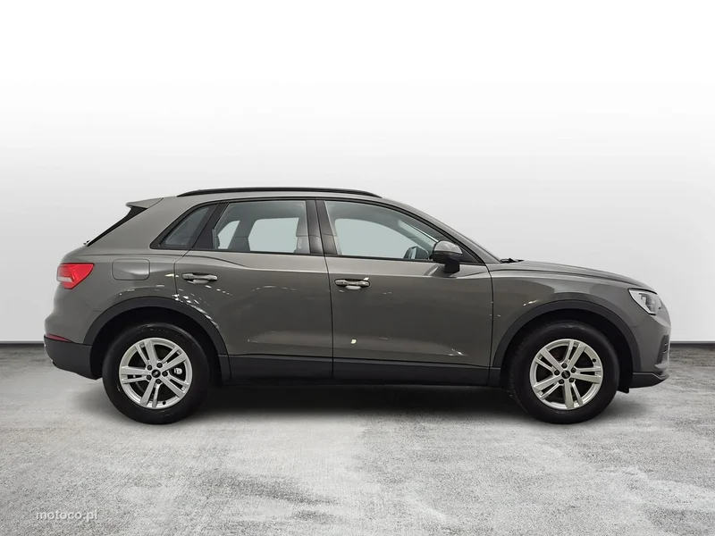 Audi Q3 F3 6