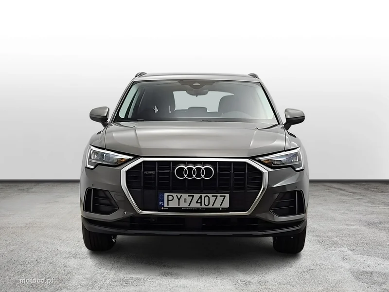 Audi Q3 F3 8