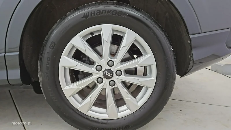 Audi Q3 F3 24