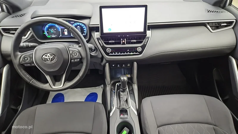Toyota Corolla Cross 13