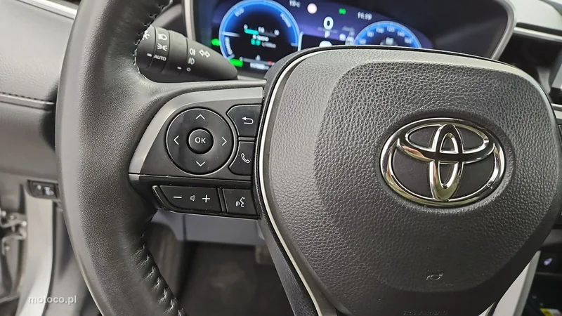 Toyota Corolla Cross 16