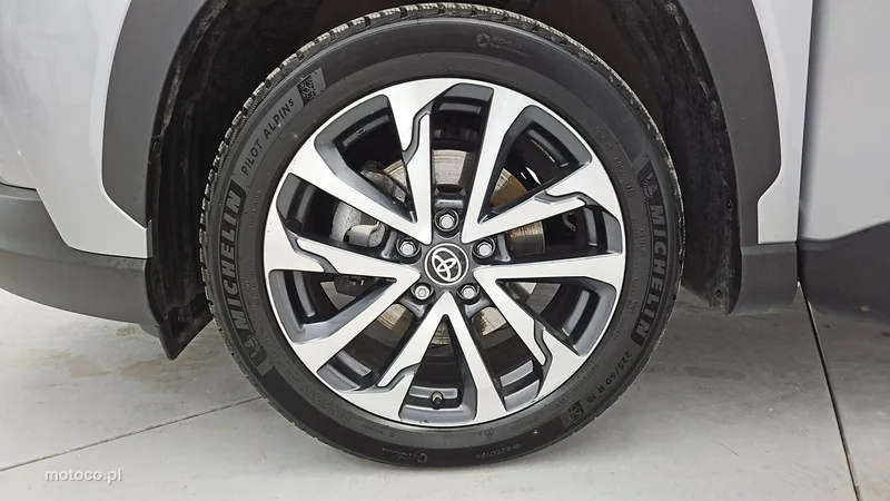 Toyota Corolla Cross 23