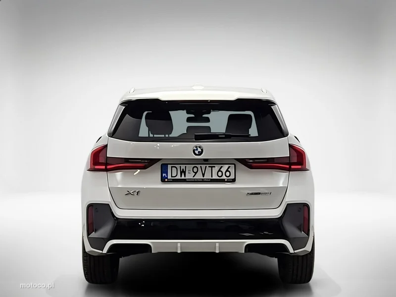 BMW X1 U11 4