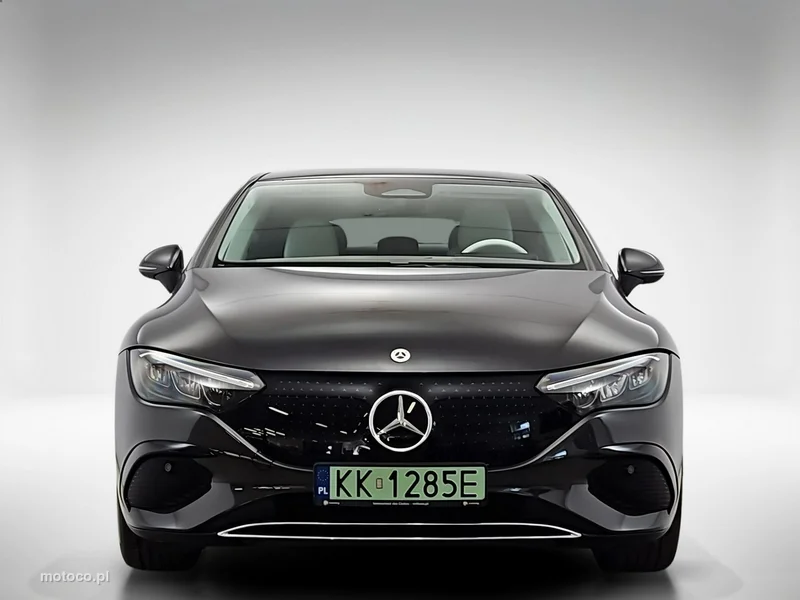 Mercedes-Benz EQE 8