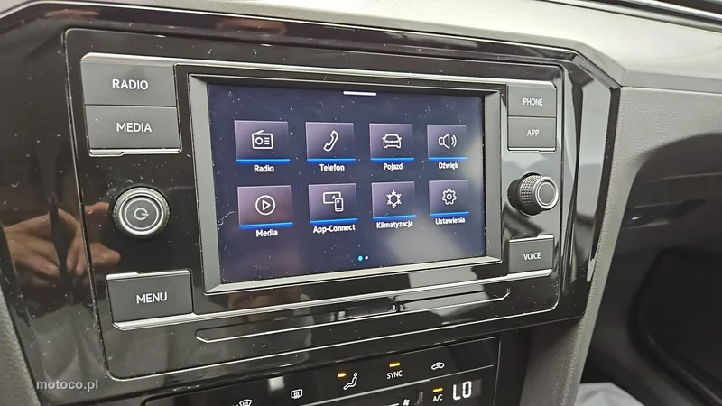 Volkswagen Passat Variant B8 21