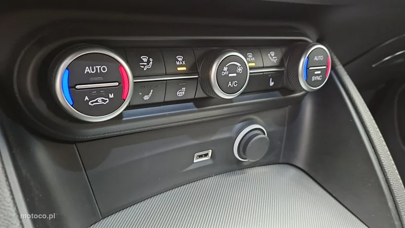 Alfa Romeo Stelvio 17