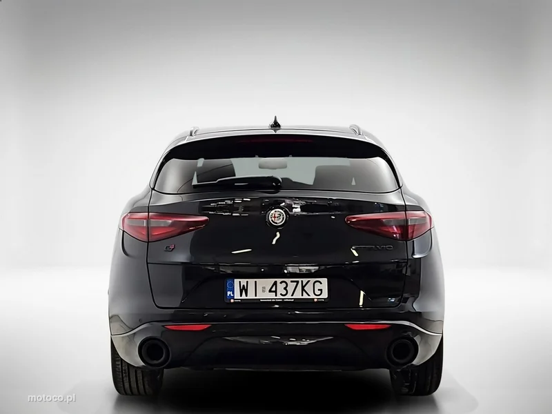 Alfa Romeo Stelvio 4