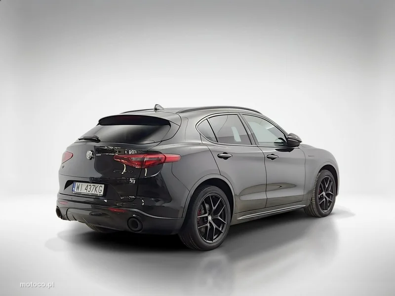 Alfa Romeo Stelvio 5