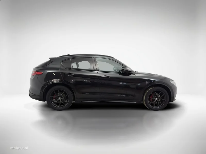Alfa Romeo Stelvio 6