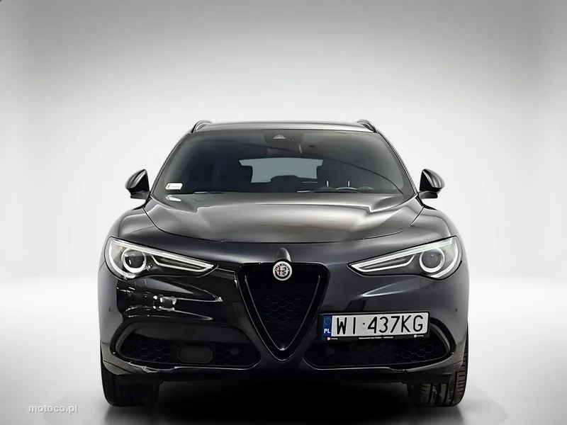 Alfa Romeo Stelvio 8