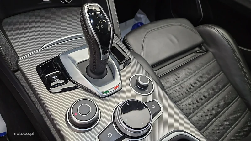 Alfa Romeo Stelvio 18