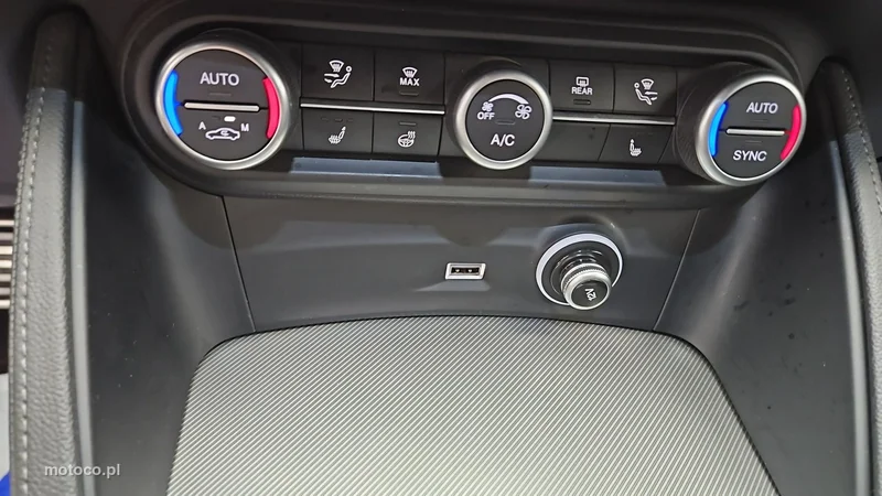Alfa Romeo Stelvio 19