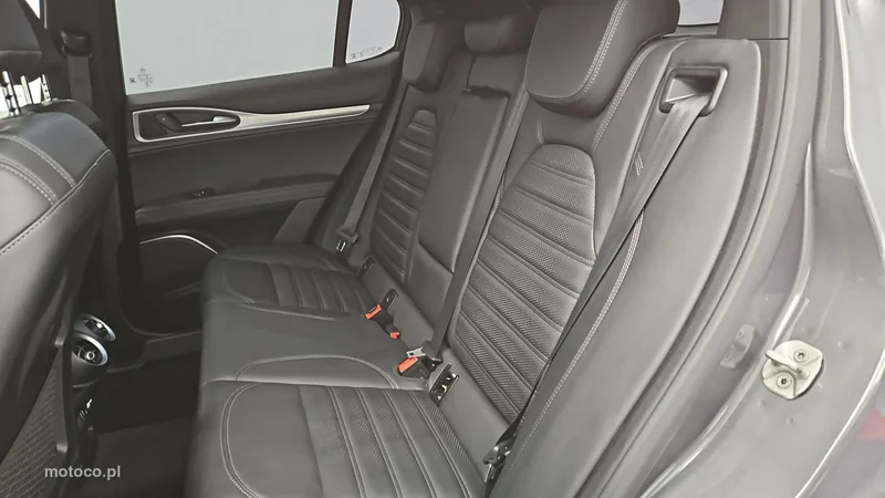 Alfa Romeo Stelvio 22