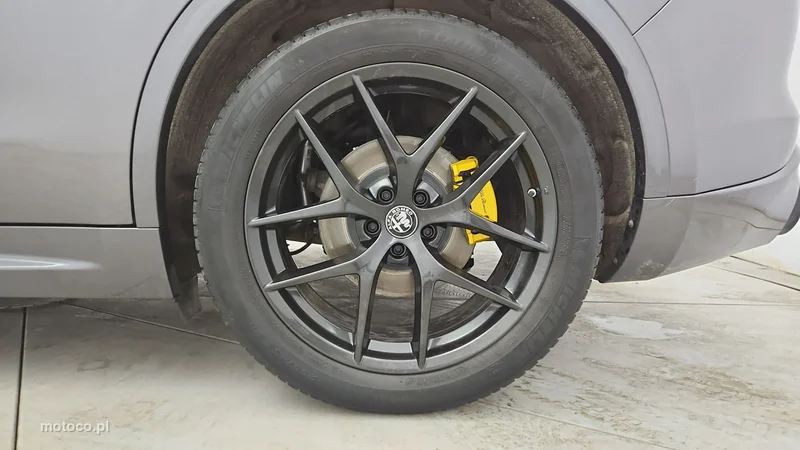Alfa Romeo Stelvio 25