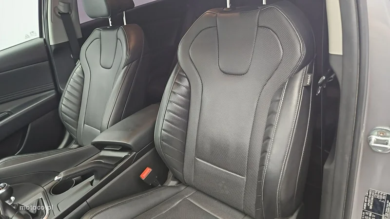 Hyundai Elantra 11