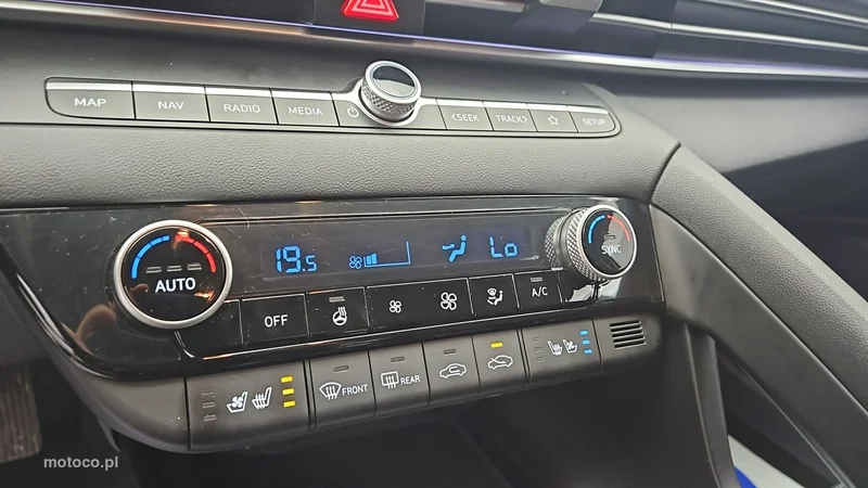 Hyundai Elantra 18