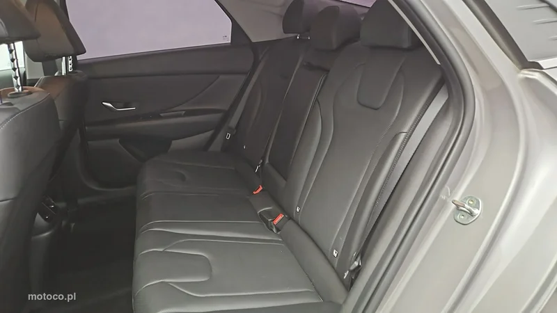 Hyundai Elantra 21