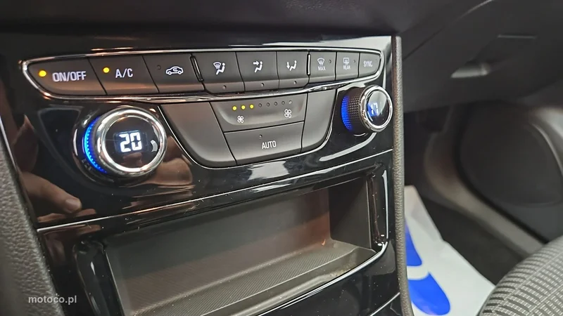 Opel Astra L 18
