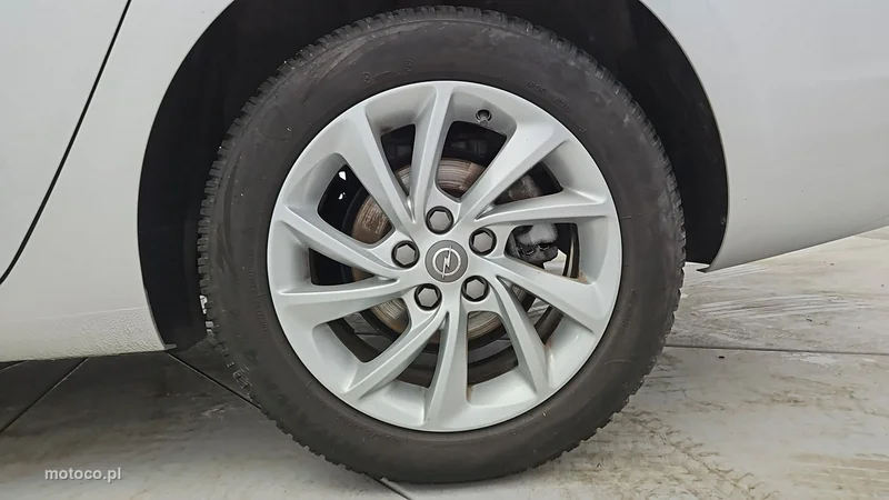 Opel Astra L 25