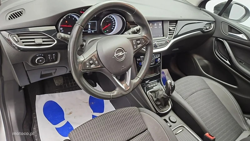Opel Astra L 9