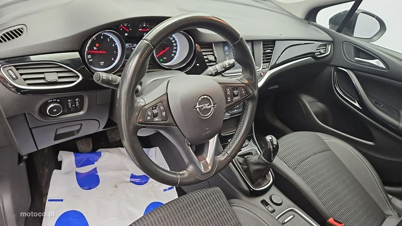 Opel Astra K 9